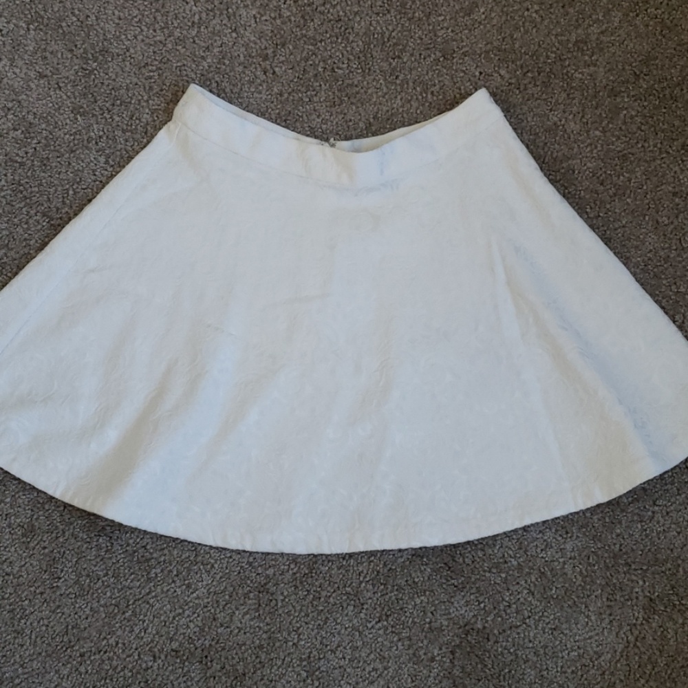 Forever 21 white lace mini skirt
